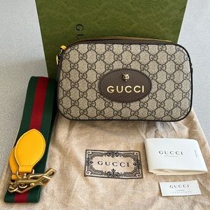 Authentic Gucci Neo Vintage GG Supreme Messenger Bag.